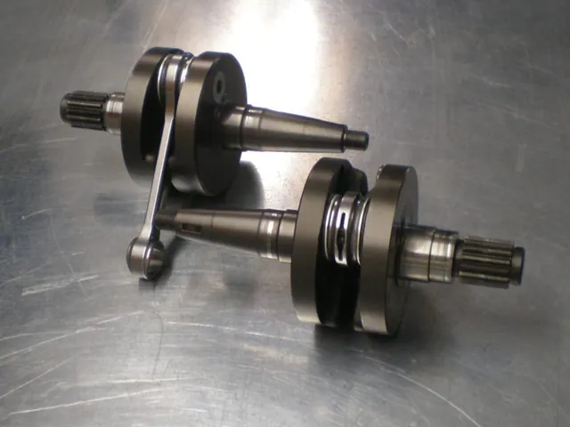 Wiederherstellung der Rotax 125-Kurbelwelle mit Austausch des Pleuels, kompletter Überholung und Neuausrichtung der Kurbelwangen.