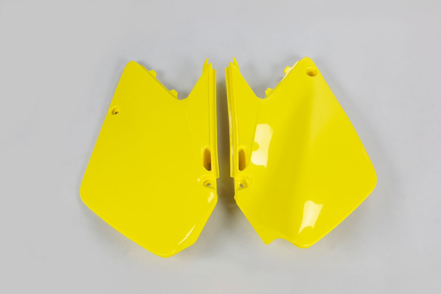 Seitliche Startnummerntafeln Suzuki RM 125 (01-05) gelb* SU03996-102