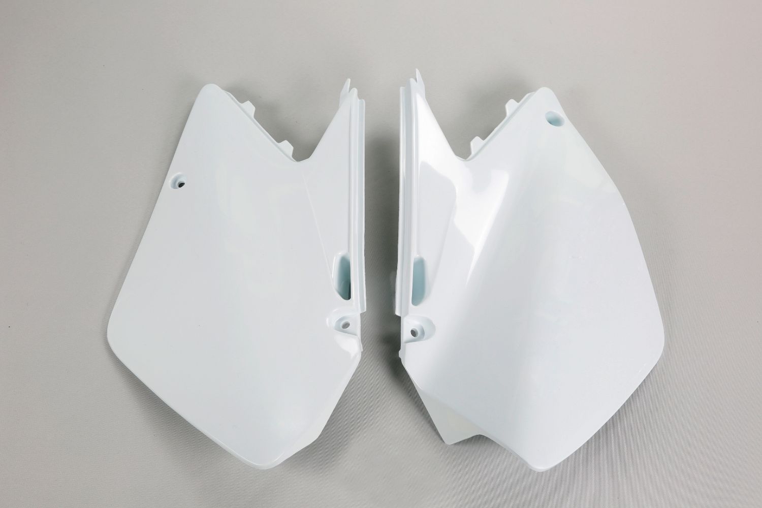 Seitliche Startnummerntafeln Suzuki RM 125 (06-12) weiß* SU04900-041
